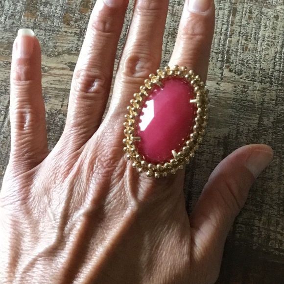 Kendra Scott Large Oval Pink Stone Cocktail Ring - Picture 1 of 7
